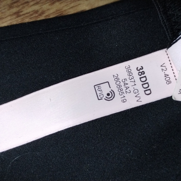 Victoria's Secret Black Bra with Gold Accents 38DDD - Picture 7 of 7